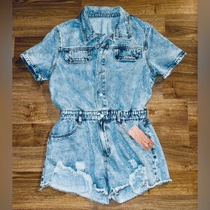 NEW WITH TAG Shein Light Denim Distressed Jean Shorts Romper Sz Large